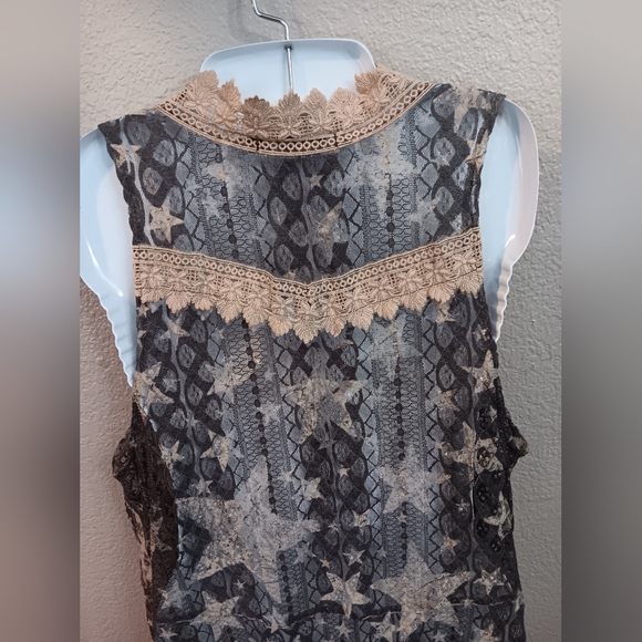 Origami Vest - Picture 5 of 11